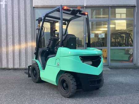 Diesel heftrucks 2012  Mitsubishi FD25N (2)