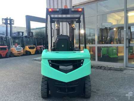 Diesel heftrucks 2012  Mitsubishi FD25N (3)