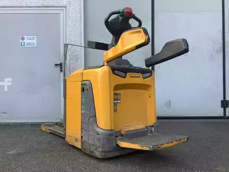 VZV s plošinou pro řidiče 2021  Jungheinrich ERE 120 (1)