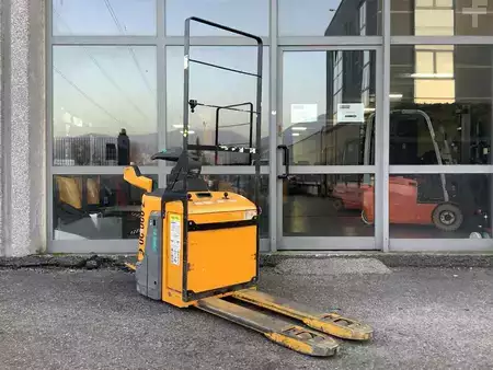 VZV s plošinou pro řidiče 2022  Jungheinrich ERE 120 (2)