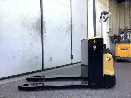 Elektrische palletwagens 2020  CAT Lift Trucks NPP16N2 (5)