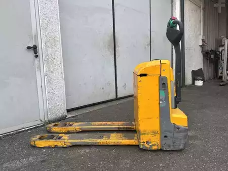 Transpaleta eléctrica 2020  Jungheinrich EJE 118 (3)