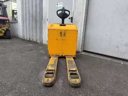 Transpaleta eléctrica 2020  Jungheinrich EJE 118 (5)