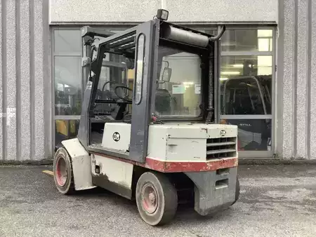 Diesel truck 1990  OM DI35C (2)