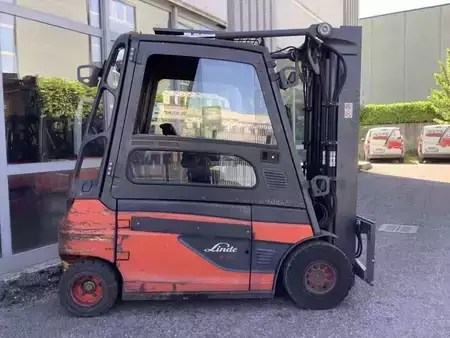 Carrelli elettrici 4 ruote  Linde E30L-01 (4)