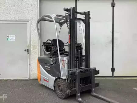 Carrelli elettrici 3 ruote  Still RX 50-13 (1)