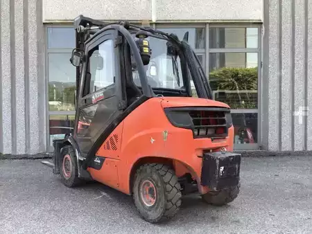 Carrelli elevatori diesel 2015  Linde H30D-02 (2)