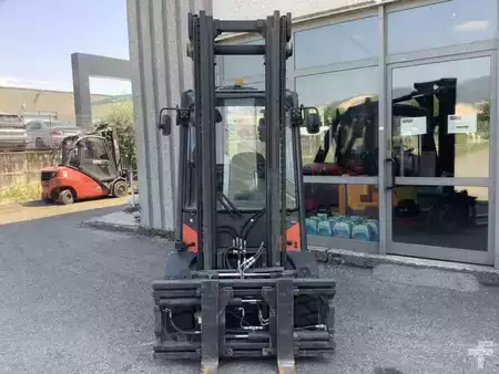 Carrelli elevatori diesel 2015  Linde H30D-02 (4)