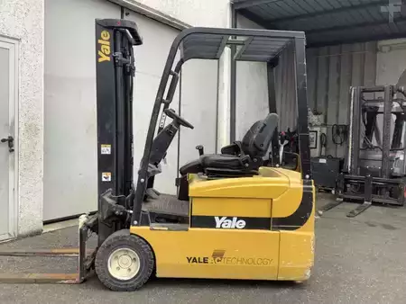 Elektromos 3 kerekű 2008  Yale ERP20ATF (5)