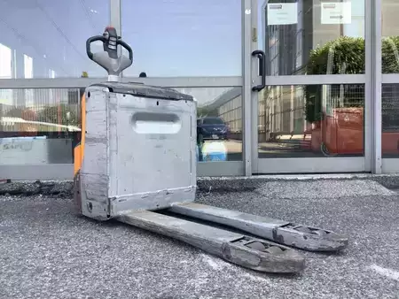 Transpallet elettrici 2020  Still EXU 18 (2)