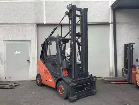 Carrelli elevatori diesel 2012  Linde H30D-01 (1)