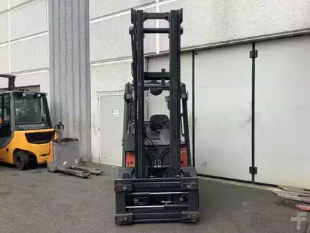 Carrelli elevatori diesel 2012  Linde H30D-01 (4)