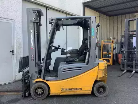 Carrelli elettrici 4 ruote  Jungheinrich EFG 320 (3)