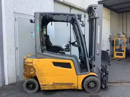 Carrelli elettrici 4 ruote  Jungheinrich EFG 320 (4)