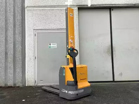 Ruční vysokozdvižný vozík 2018  Jungheinrich EMC 110 (1)