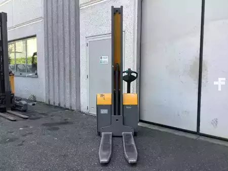 Ruční vysokozdvižný vozík 2018  Jungheinrich EMC 110 (3)