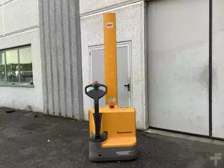 Ruční vysokozdvižný vozík 2018  Jungheinrich EMC 110 (3)