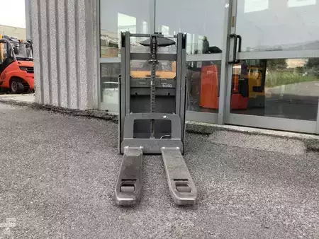 Stackers Stand-on 2019  Jungheinrich ERD 120 (3)