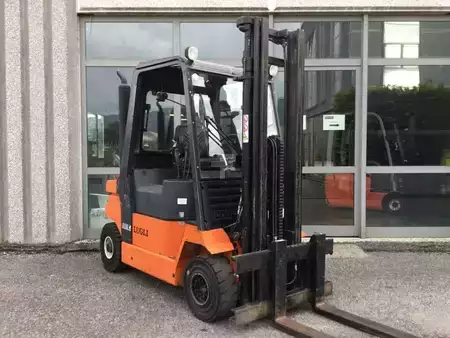 Diesel Forklifts 2004  Lugli 305.4 (1)