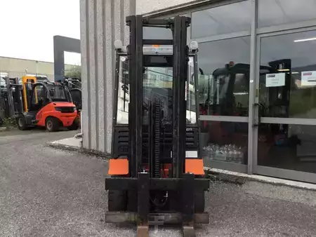 Diesel Forklifts 2004  Lugli 305.4 (4)