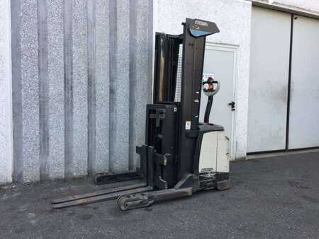 Pallet Stackers 2009  Crown SHR 5520-1.13 (2)
