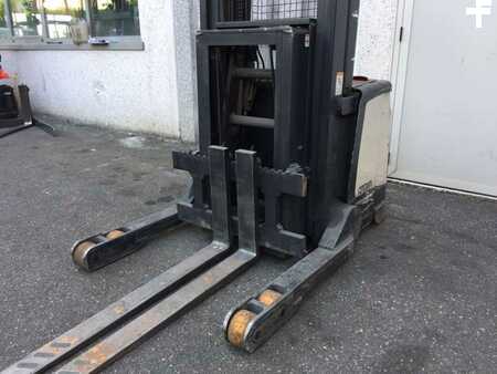 Pallet Stackers 2009  Crown SHR 5520-1.13 (5)