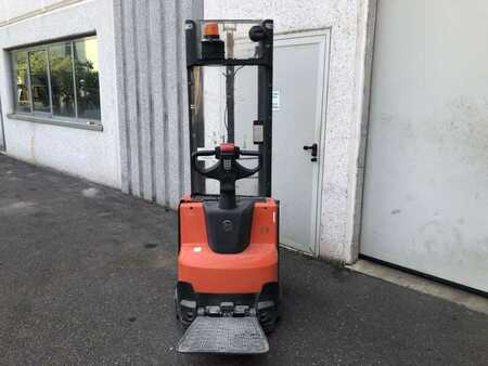 Stackers stand-on 2009  BT SWE 120 (3)