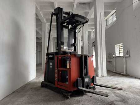 Vertical order pickers 2004  Linde V11-02 (2)