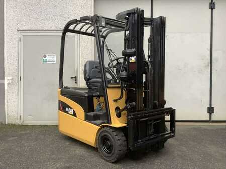 3 Wheels Electric 2006  CAT Lift Trucks EP16NT (1)