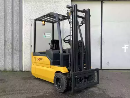 Carrelli elettrici 3 ruote 2004  OM XE 20 (1)