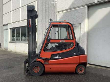 Carrelli elettrici 4 ruote 2004  Linde E30-02 (4)