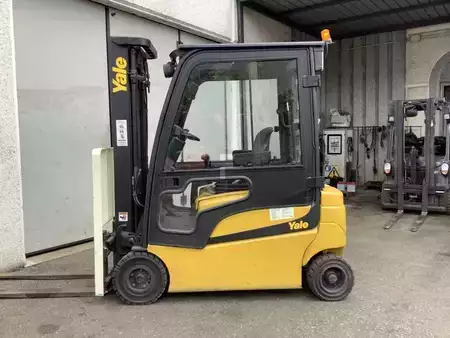 Elektromos 4 kerekű 2011  Yale ERP18VF (5)