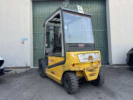 Carrelli elettrici 4 ruote 2003  OM XE 40 (2)