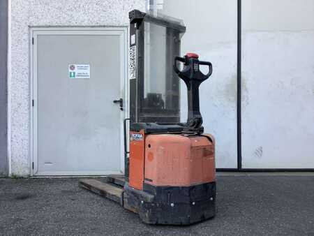 Pallet Stackers 2002  BT S12 (1)