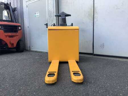 Stoccatori uomo a piedi 2011  Jungheinrich ERE 120 (3)