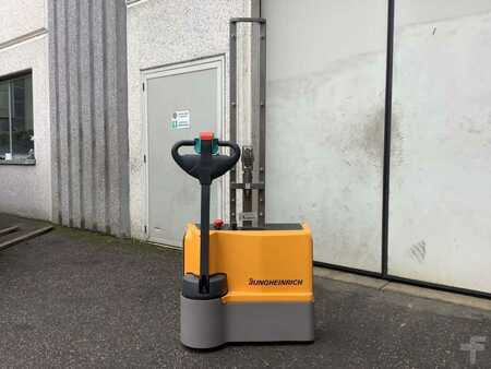 Pallet Stackers 2017  Jungheinrich EJC M10 (5)