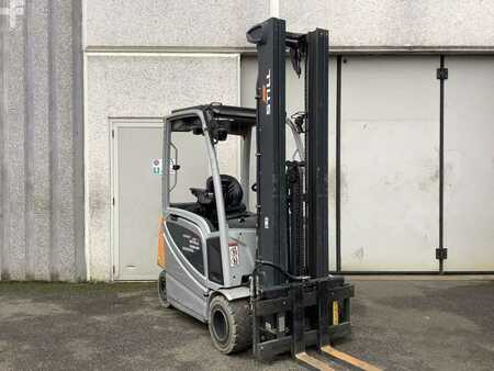 Carrelli elettrici 4 ruote  Still RX 20-20 P (1)