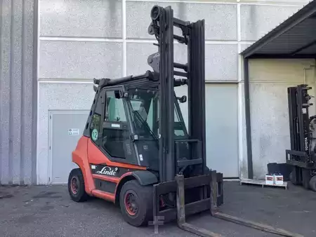 Diesel gaffeltruck 2014  Linde H70D-02 (1)