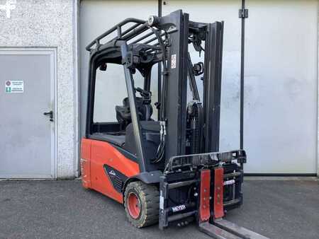 Carrelli elettrici 3 ruote  Linde E18L-02 (1)