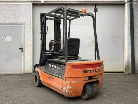 Carrelli elettrici 3 ruote  Still R 20-18 (2)