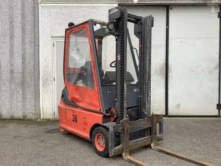 Carrelli elettrici 3 ruote  Linde E16 (1)