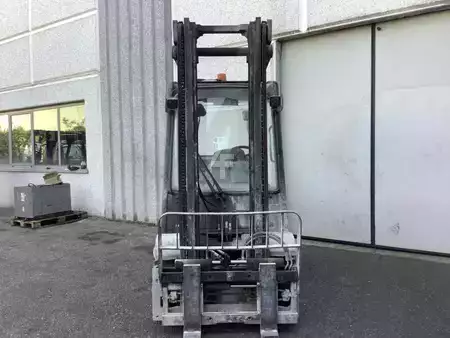 Empilhador diesel 2013  Linde H25D-02 (3)