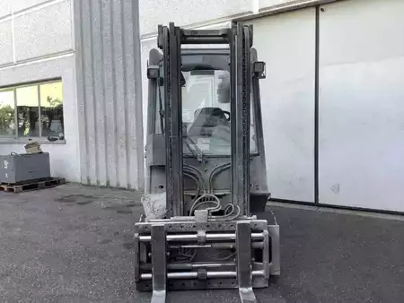 Empilhador diesel 2012  Linde H25D (3)