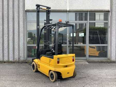 Eléctrico - 4 rodas 2003  OM XE 18 (2)