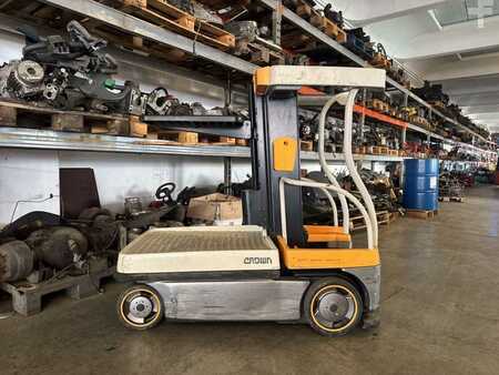 Vertikální vychystávací vozík 2016  Crown WAV 60-118 (3)