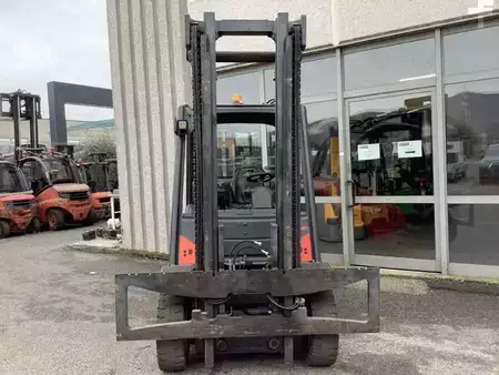 Carrelli elevatori diesel  Linde H40D-02 (5)