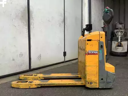 Elektromos emelőkocsik 2020  Jungheinrich EJE 114 (3)