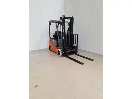 Electric - 4 wheels 2020  Toyota 8FBM20T (1)