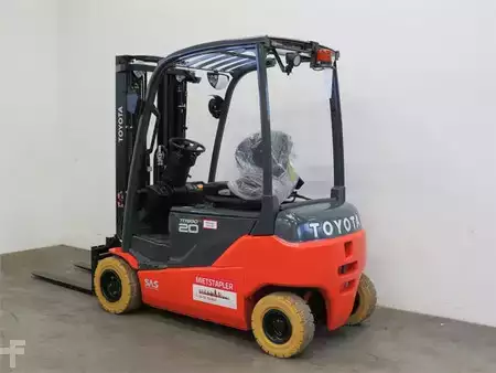 Electric - 4 wheels 2022  Toyota 8FBM20T (1)