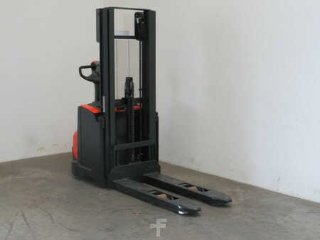 Wózek wysokiego podnoszenia 2018 BT SWE140 (2)